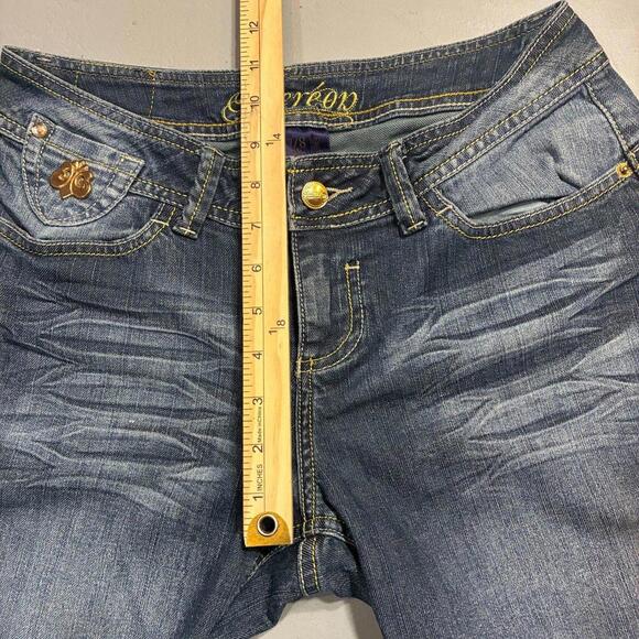 2000's House of Deréon Embroidered Capri Whiskered Denim Jeans - Picture 6 of 7